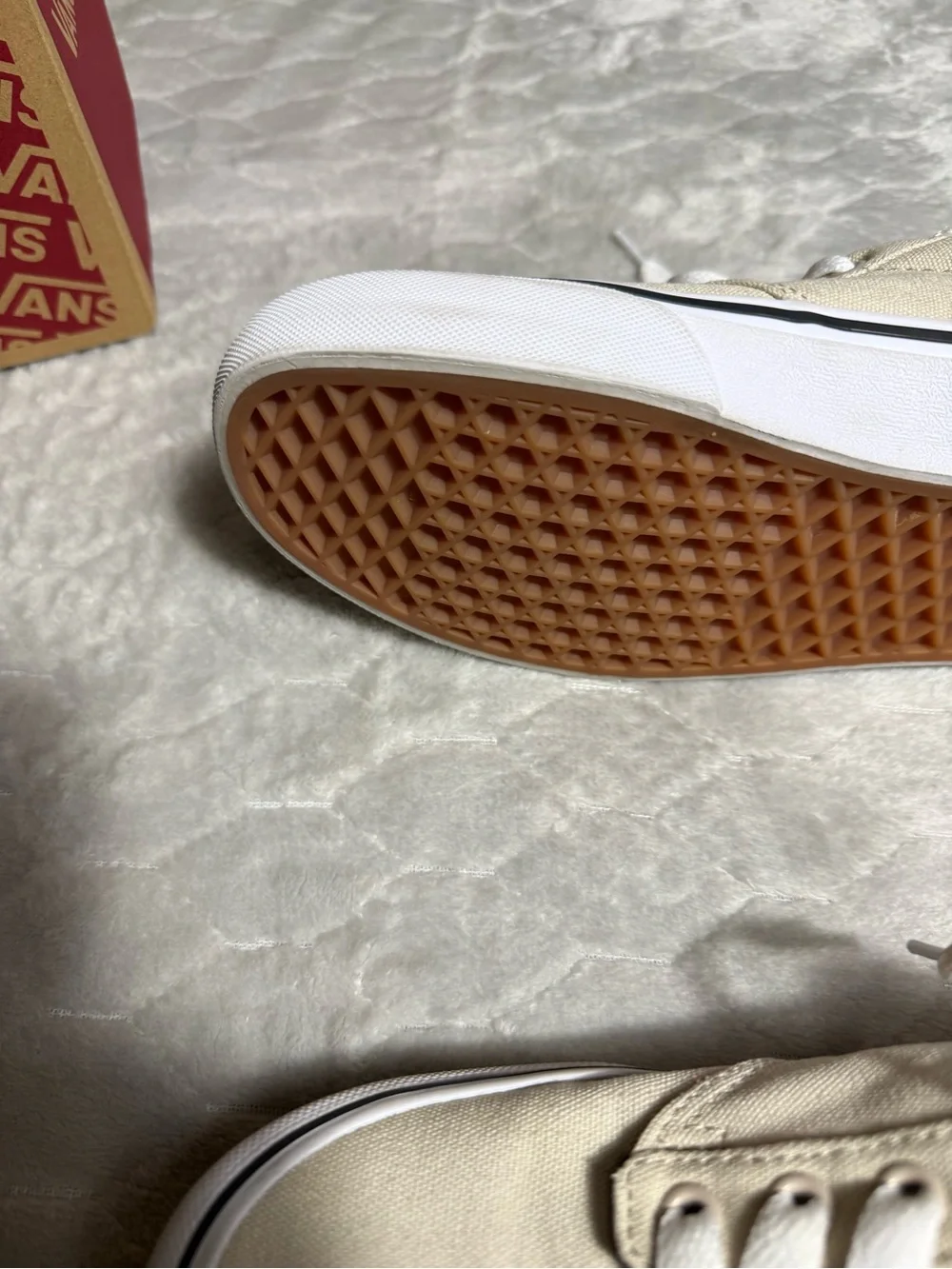 Vans Atwood Deluxe Aloha Canvas Sneakers Oatmeal White Men’s‎ 8 w/ Box